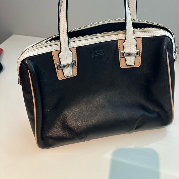 Coach purse - Picture 1 of 4